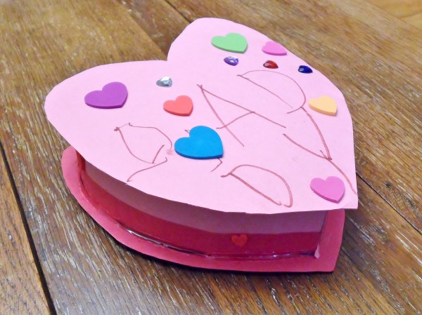 Heart Box for Daddy: Make a heart shaped box from a recycled cereal box. Fun project for kids. Valentines for kids.