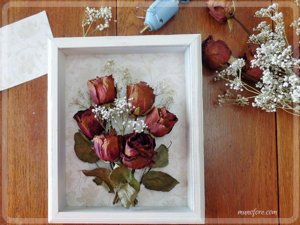 Dried Rose Shadow Box - simple but beautiful way to display dried flowers.