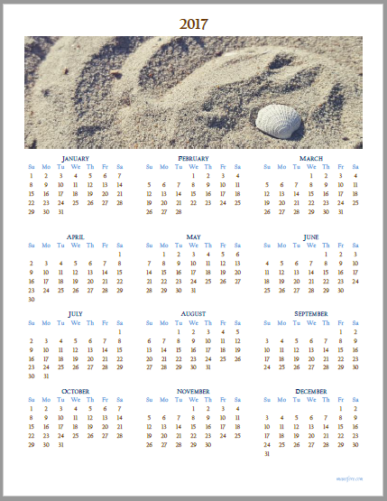2017 calendar - shell on the beach
